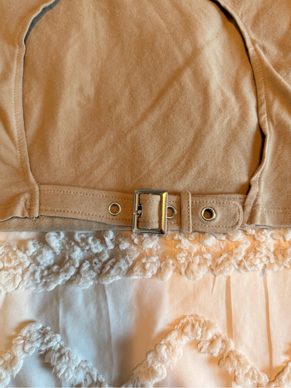 NWT Zine Tan Open Back Buckle Crop Top Size Small - Picture 3 of 4